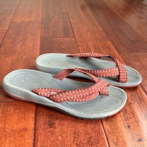 Oboz women’s thong sandals 8